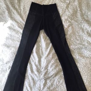 Lululemon 2-tone bootcut yoga pants